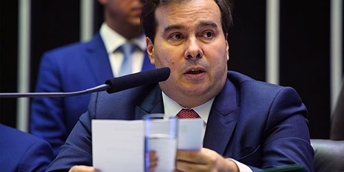 Maia defende reforma da Previdência para melhorar contas públicas